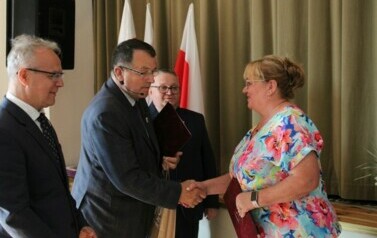 Gratulacje z tytułu objęcia przez panią Marzenę Sołtys funkcji sołtysa wsi Toninek składa Przewodniczący Rady Gminy Sośno Ryszard Badziński