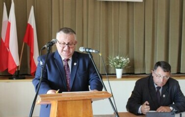 Wiceprzewodniczący Rady Gminy Sośno Mariusz Kuszewski przedstawia informację z pracy wszystkich komisji rady gminy