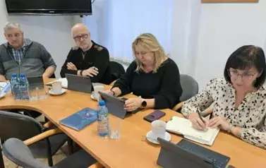 Radni Gminy Sośno uczestniczący we wsp&oacute;lnym posiedzeniu wszystkich komisji rady
