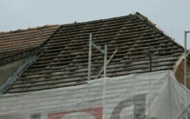 Wymiana pokrycia dachowego na budynku komunalnym w Wąwelnie 14.10.2024