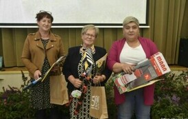 Laureatki w kategorii &bdquo;Gospodarstwo Rolne&rdquo; od lewej Miejsce I - Gapińska Wioleta &ndash; KGW Sośno, Miejsce II &ndash; Jasiek Albina &ndash; KGW Wąwelno, Miejsce III &ndash; Grochowska Anita &ndash; KGW Dębiny