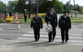 Święto Konstytucji 3 Maja 2025 Złożenie kwiat&oacute;w pod &bdquo;Pomnikiem Wdzięczności&rdquo; 16