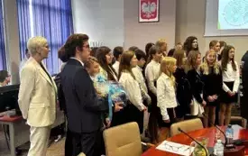 Szkolne Koło Młodych Wolontariuszy &bdquo;MOGĘ WIĘC, POMOGĘ&rdquo; przy Szkole Podstawowej im. Mieczysława Droboszewskiego w Wąwelnie laureatem &bdquo;Krajeńskiej Iskierki&rdquo; za rok 2024! 2
