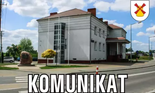 Biały napis Komunikat na szarym pasku w tle budynek UG Sośno i logo Gminy Sośno w prawym górnym rogu