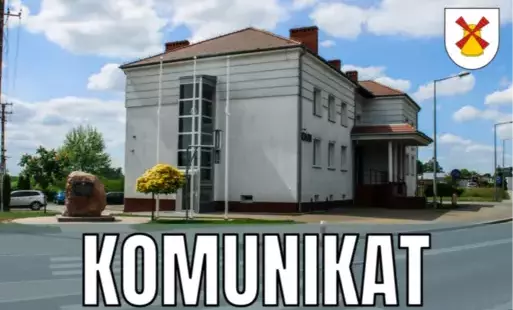 Biały napis Komunikat na szarym pasku w tle budynek UG Sośno i logo Gminy Sośno w prawym górnym rogu