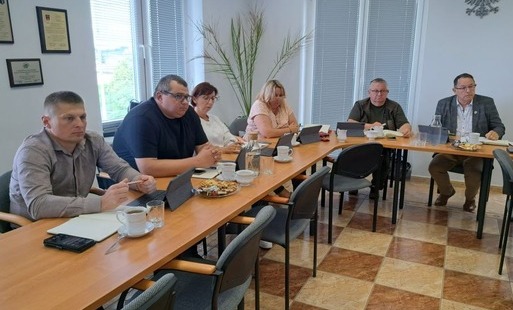 Radni biorący udział w posiedzeniu zespołu przewodniczących w dniu 27 lipca 2026 roku