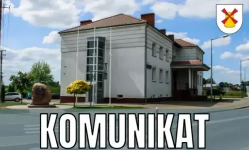 Biały napis Komunikat na szarym pasku w tle budynek UG Sośno i logo Gminy Sośno w prawym górnym rogu